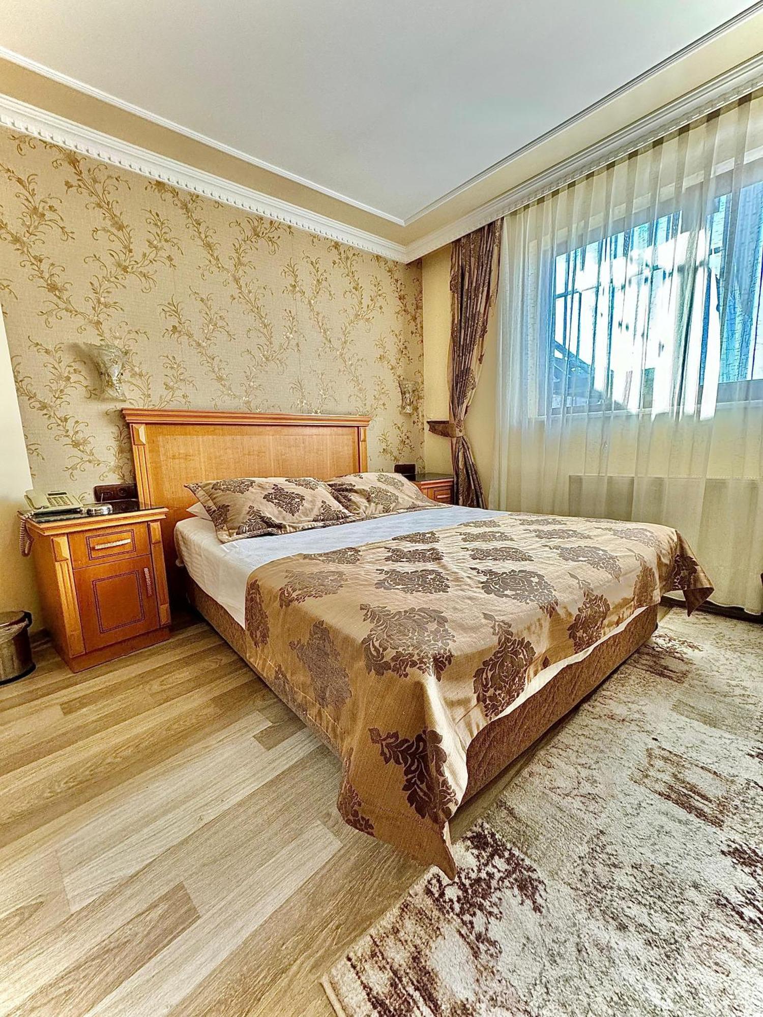 Grand Papirus Hotel Istanbul Exterior photo